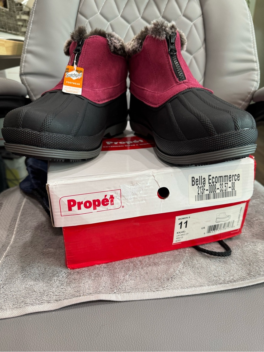 Propet Women's Berry & Black Ankle Booties with Faux Fur Trim-Size 11EE